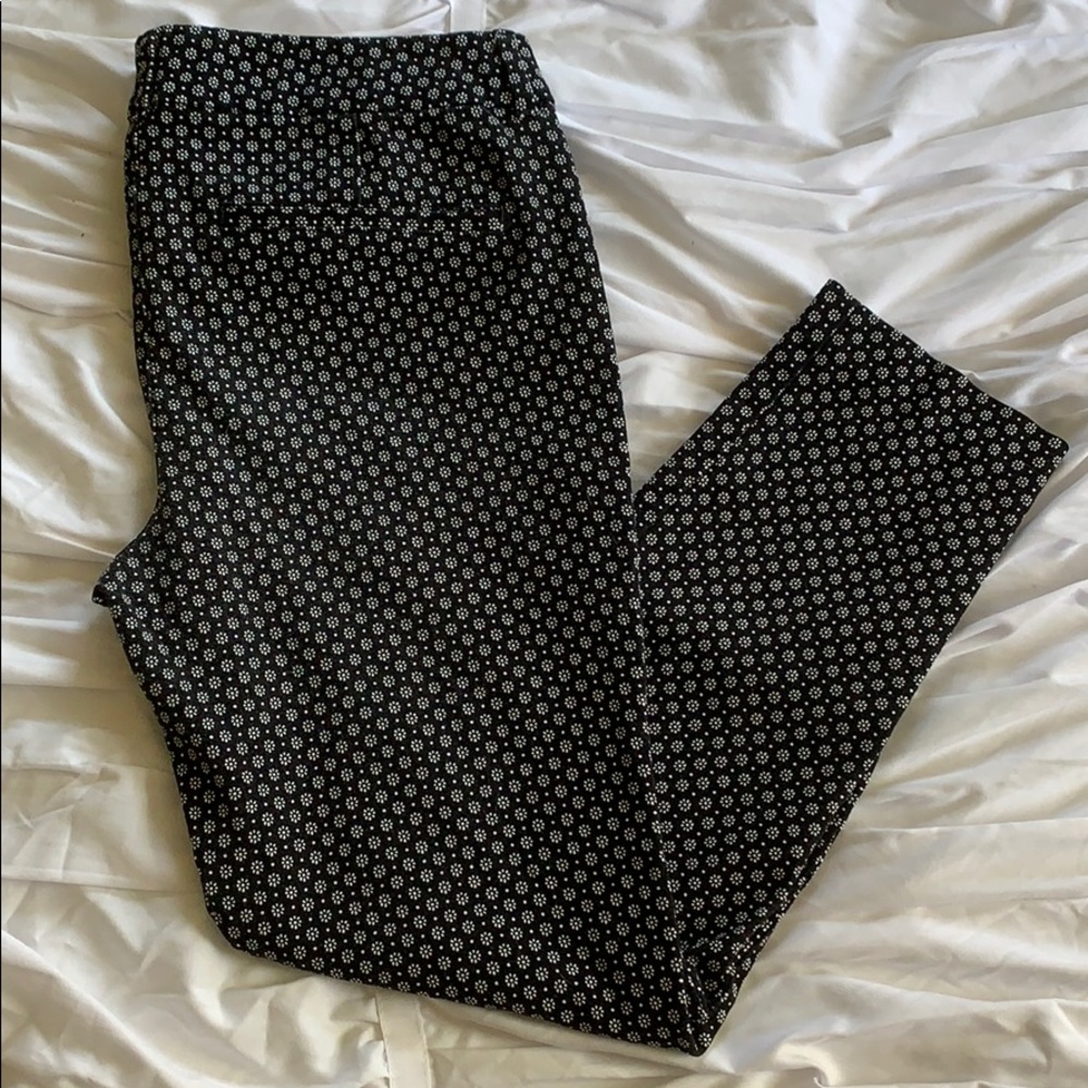 Old Navy Mid-Rise Pixie Ankle Pants